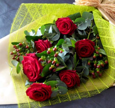 Flat pack of Red Roses